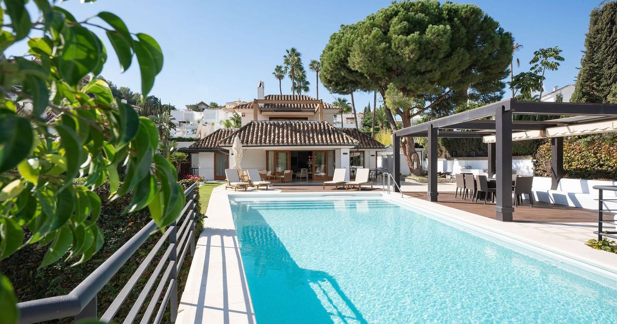 Detached Villa in Nueva Andalucía, Nueva Andalucía, 2/12