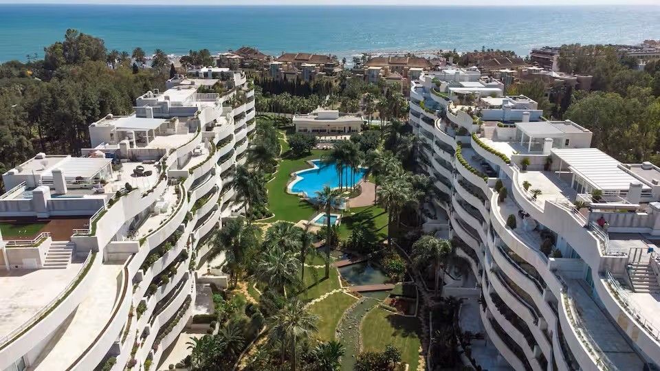 Апартаменты на нижнем этаже в Puerto Banús, Puerto Banús, 1/12