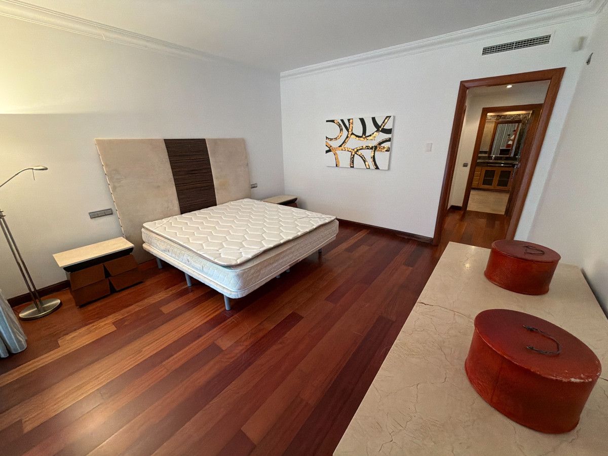 Апартаменты на нижнем этаже в Puerto Banús, Puerto Banús, 12/12