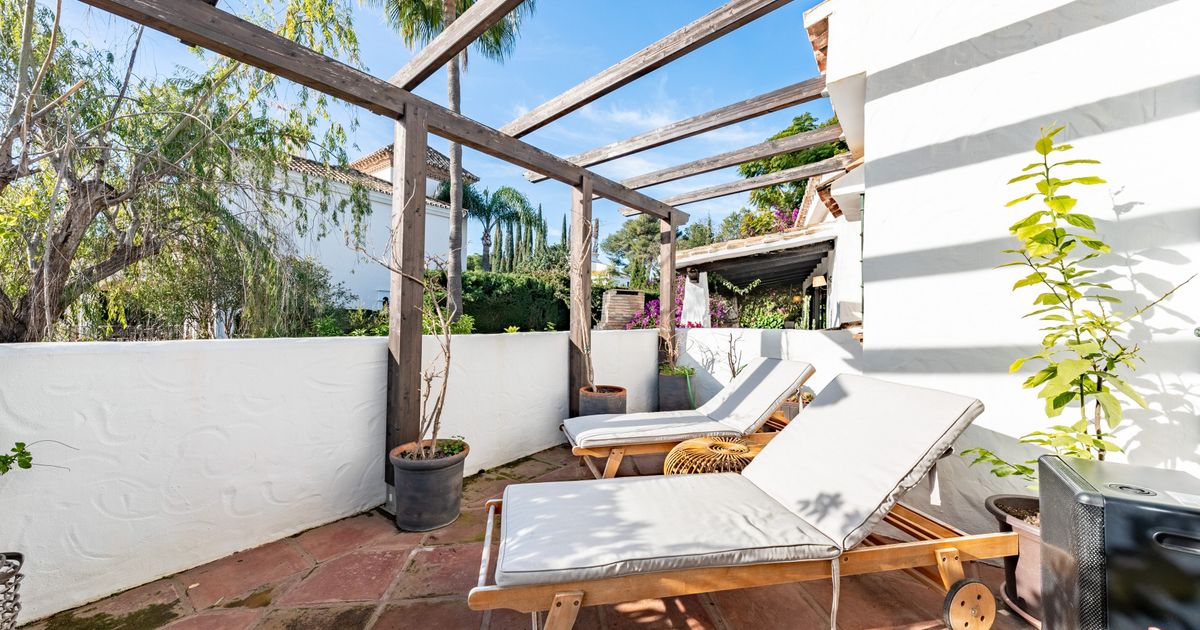Вилла в Estepona, Atalaya, Estepona, 6/12