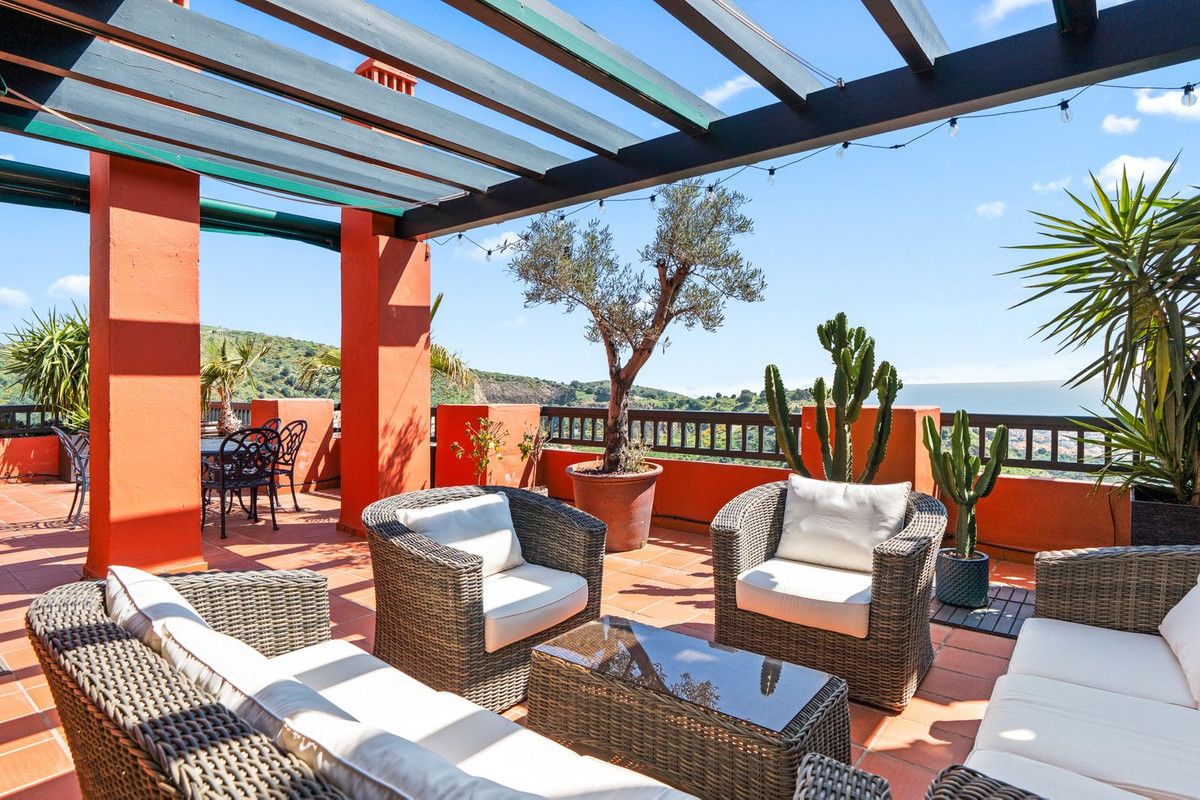 Appartement en dernier étage à Calahonda, Calahonda, 1/12