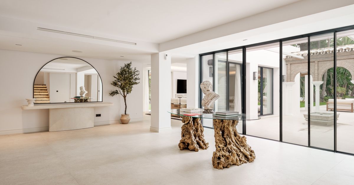 Villa in Nueva Andalucia, Las Brisas, Nueva Andalucia, 12/12