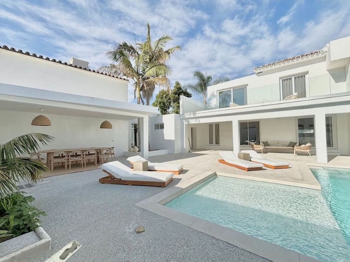 Отдельно стоящая вилла в Marbella, Marbella, 1/12