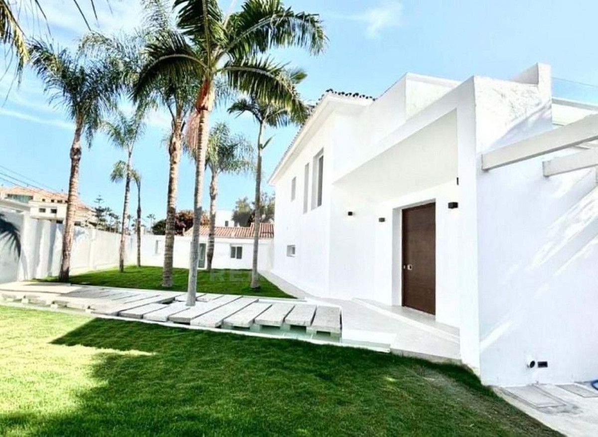 Отдельно стоящая вилла в Marbella, Marbella, 5/12