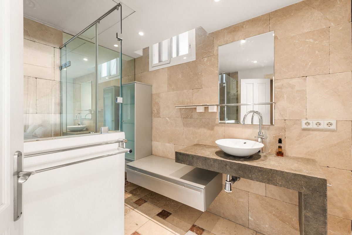 Апартаменты на среднем этаже в Puerto Banús, Puerto Banús, 10/12