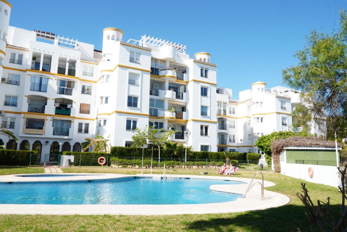 Middle Floor Apartment in Torrequebrada, Torrequebrada, 11/12