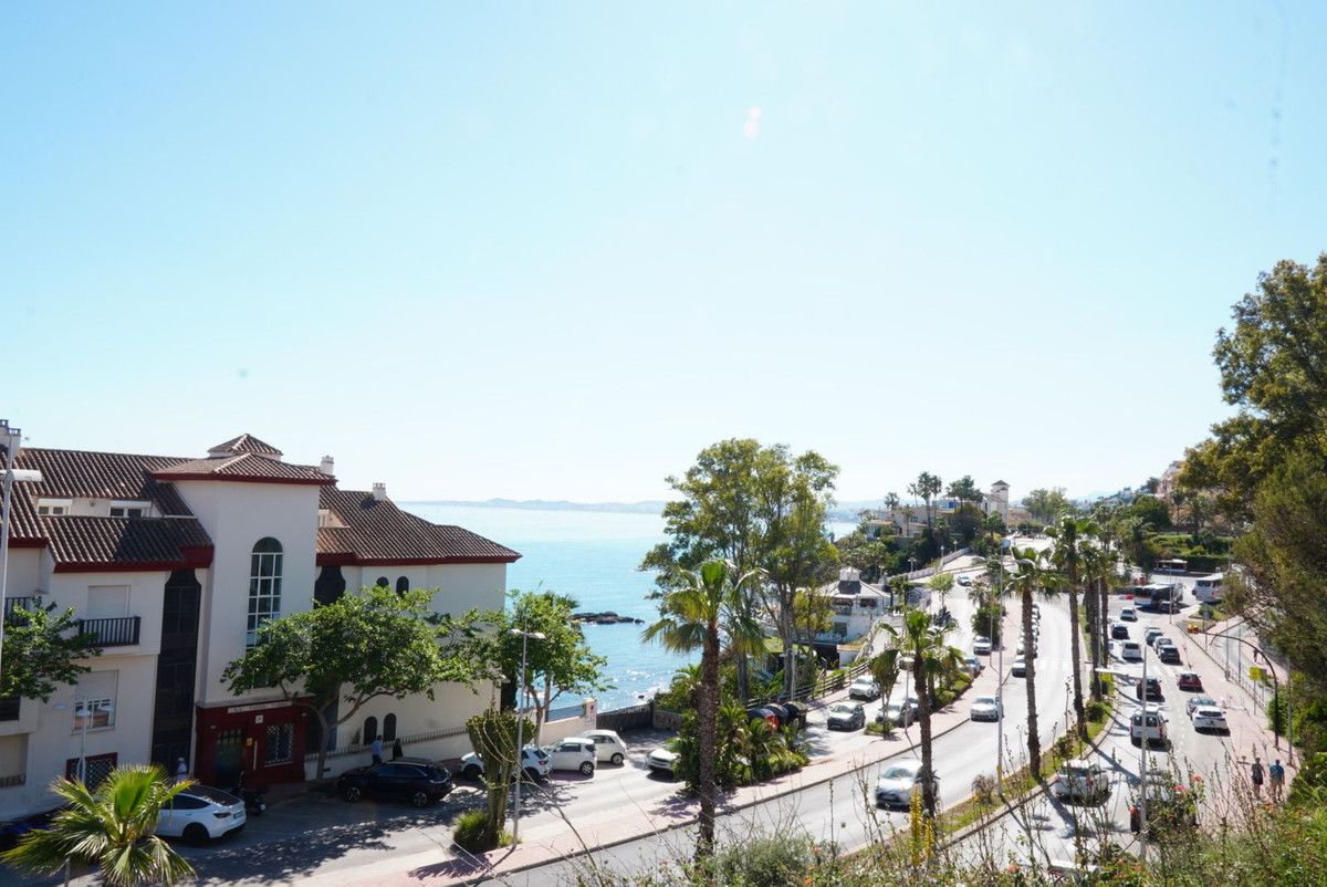 Middle Floor Apartment in Torrequebrada, Torrequebrada, 12/12