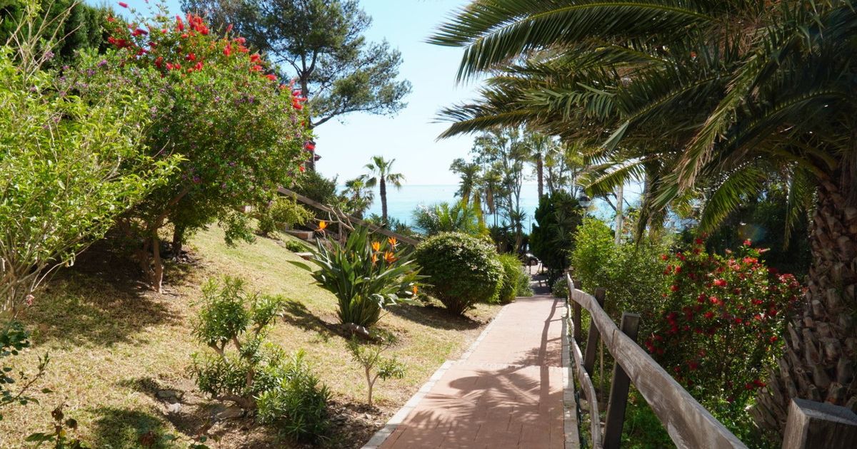 Middle Floor Apartment in Torrequebrada, Torrequebrada, 9/12
