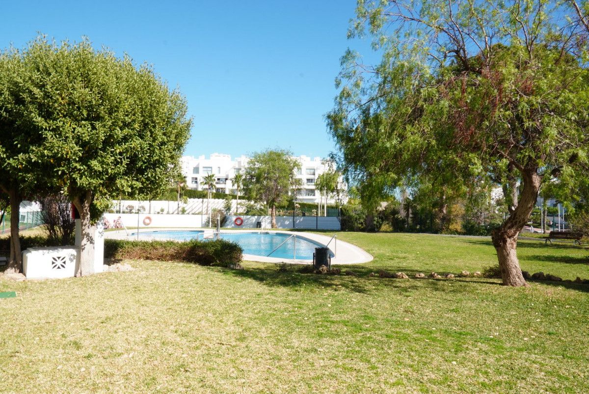 Middle Floor Apartment in Torrequebrada, Torrequebrada, 10/12