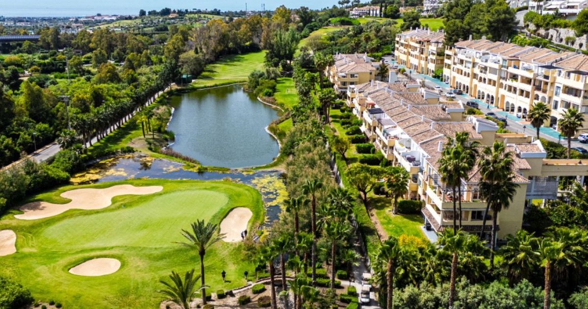 Apartamento en planta última en Benahavís, Benahavís, 2/12