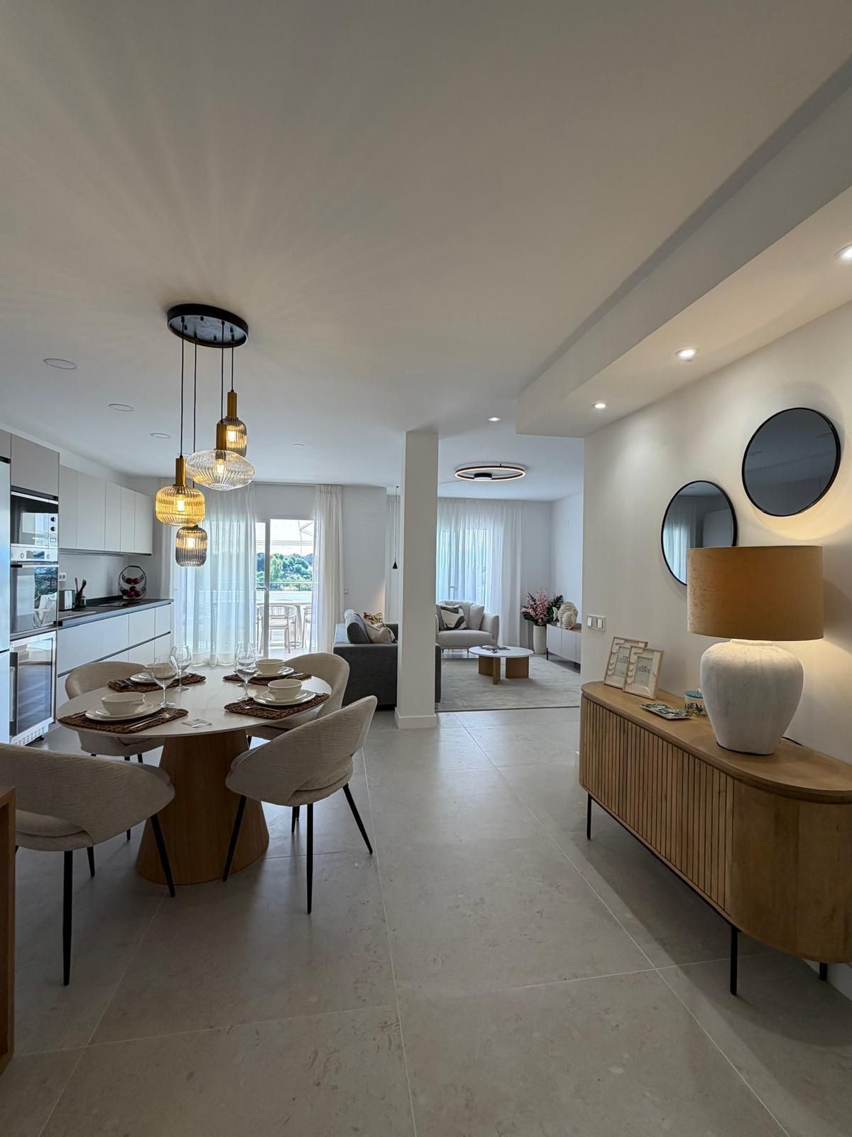 Apartamento en planta última en Benahavís, Benahavís, 4/12