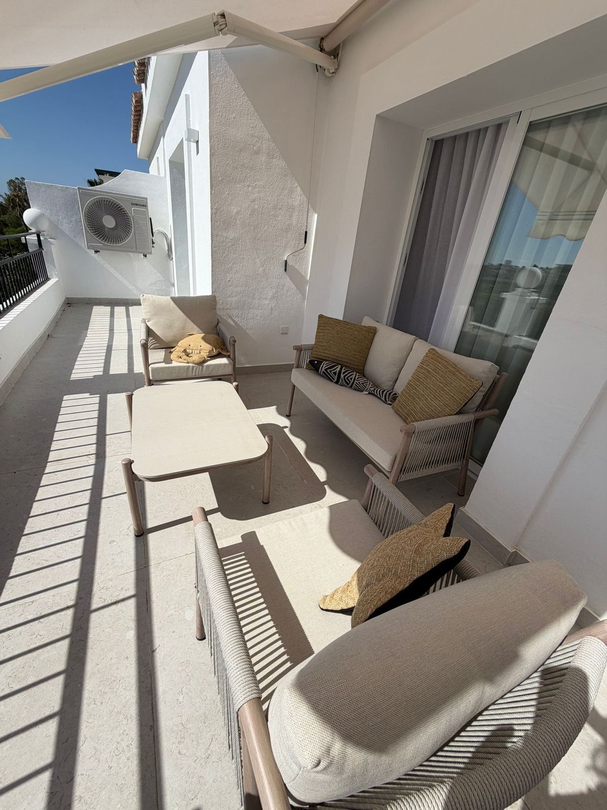 Apartamento en planta última en Benahavís, Benahavís, 6/12
