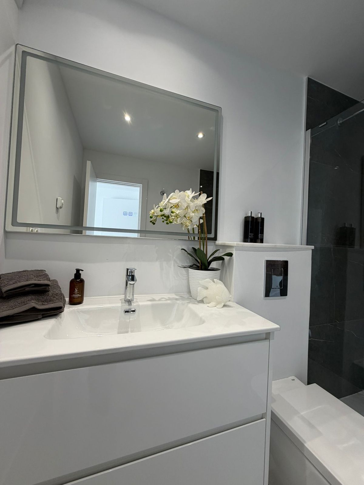 Apartamento en planta última en Benahavís, Benahavís, 8/12