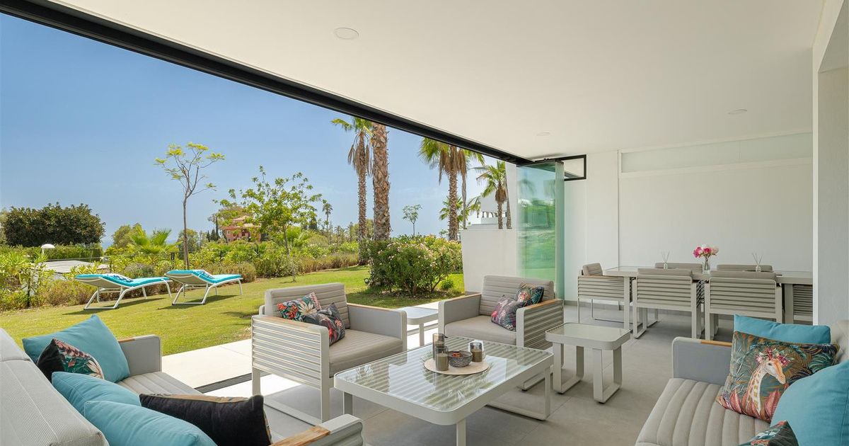 Ground Floor Apartment in Estepona, Estepona, 2/12
