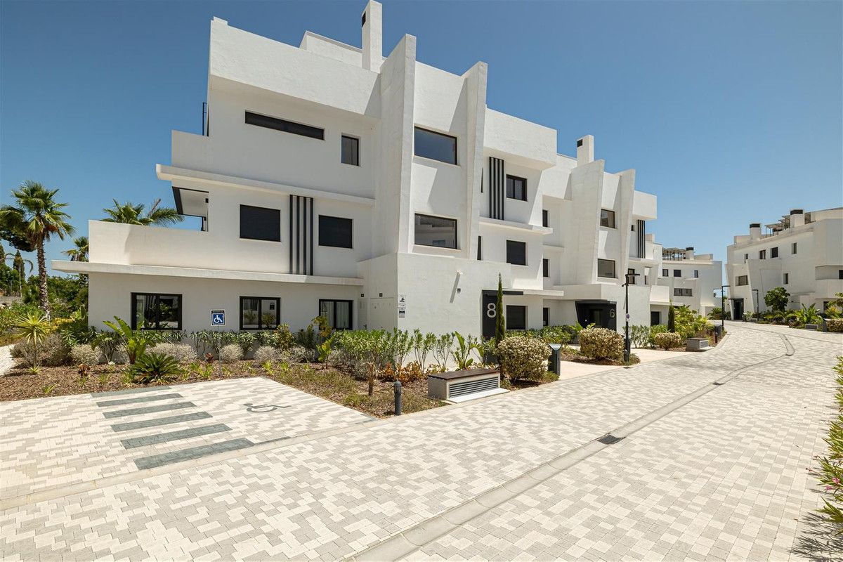 Ground Floor Apartment in Estepona, Estepona, 9/12