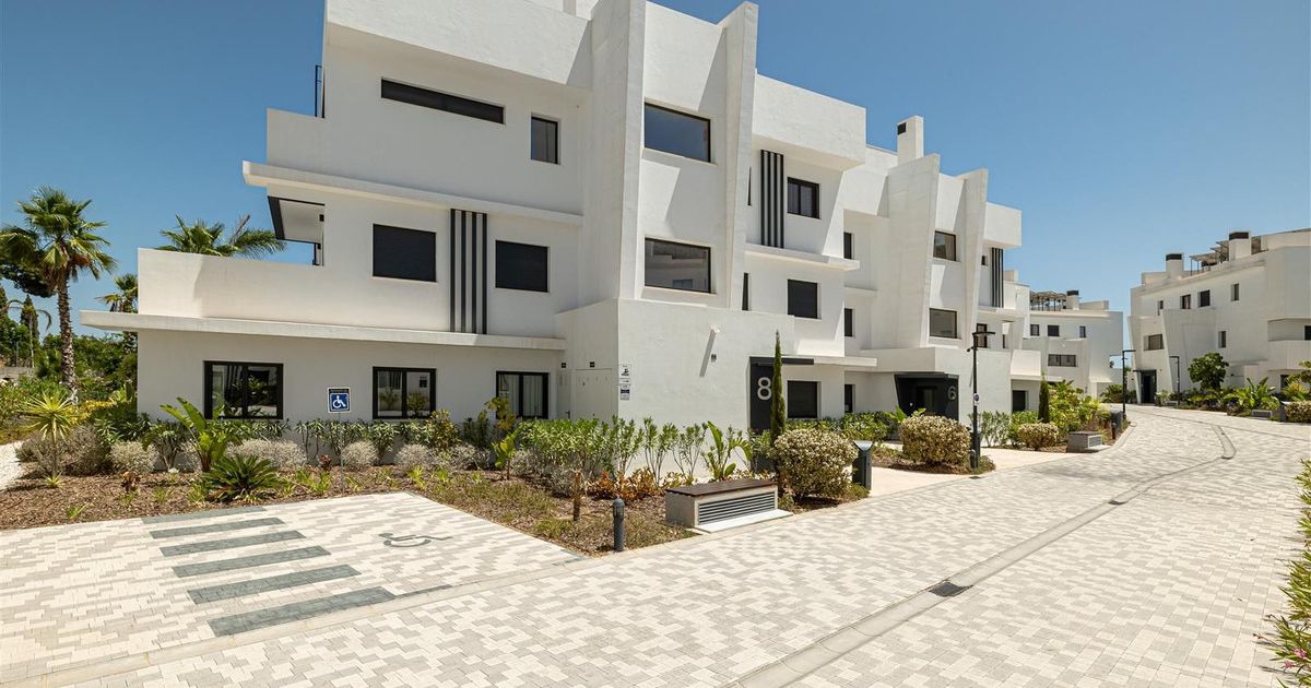 Ground Floor Apartment in Estepona, Estepona, 9/12
