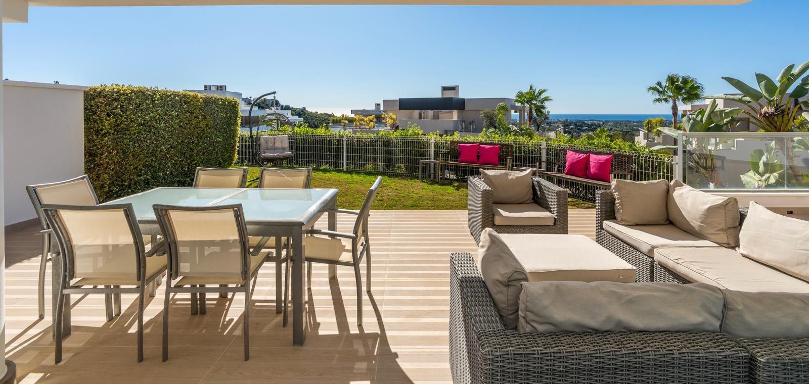 Квартира на первом этаже в Benahavis, Los Arqueros, Benahavis, 1/12