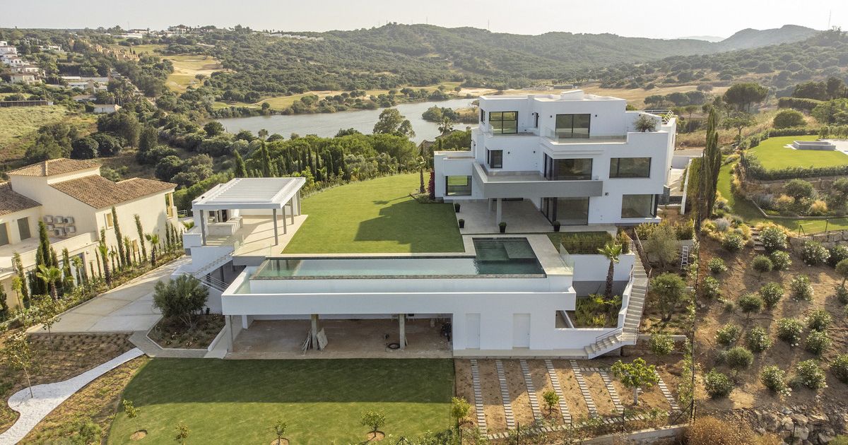Отдельная вилла в Sotogrande Alto, Sotogrande Alto, 1/12