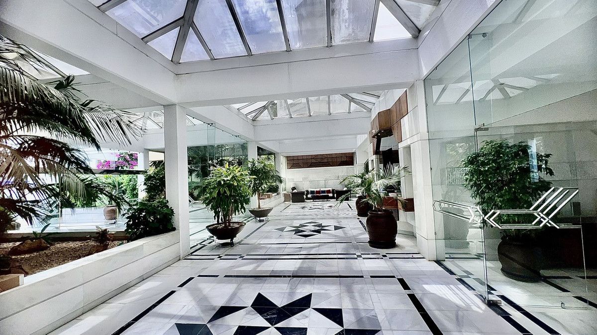 Mittelgeschoss-Wohnung in Puerto Banús, Puerto Banús, 2/12