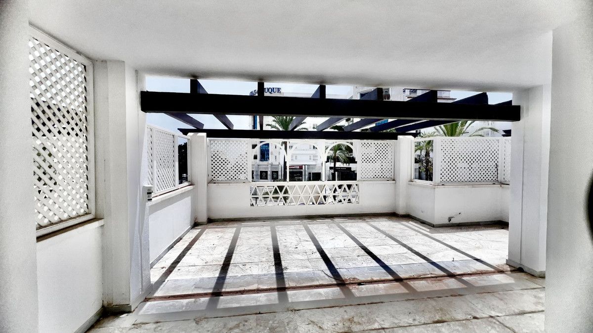 Mittelgeschoss-Wohnung in Puerto Banús, Puerto Banús, 10/12