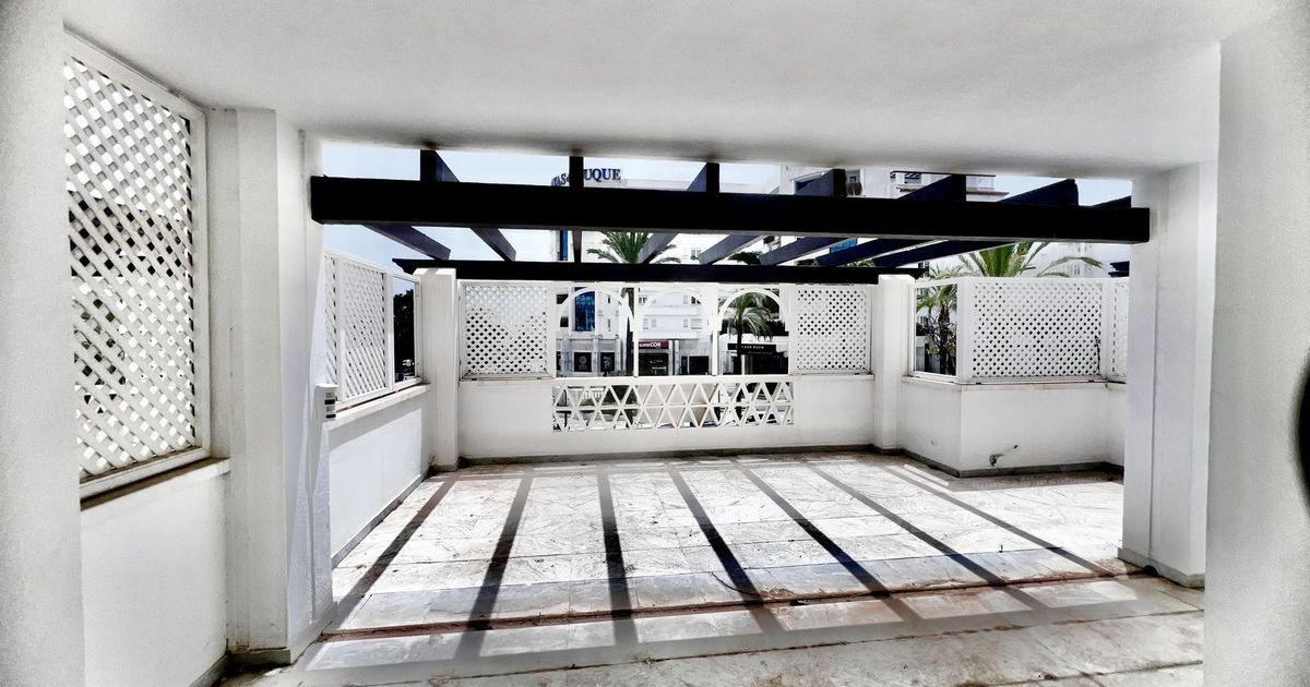Mittelgeschoss-Wohnung in Puerto Banús, Puerto Banús, 10/12