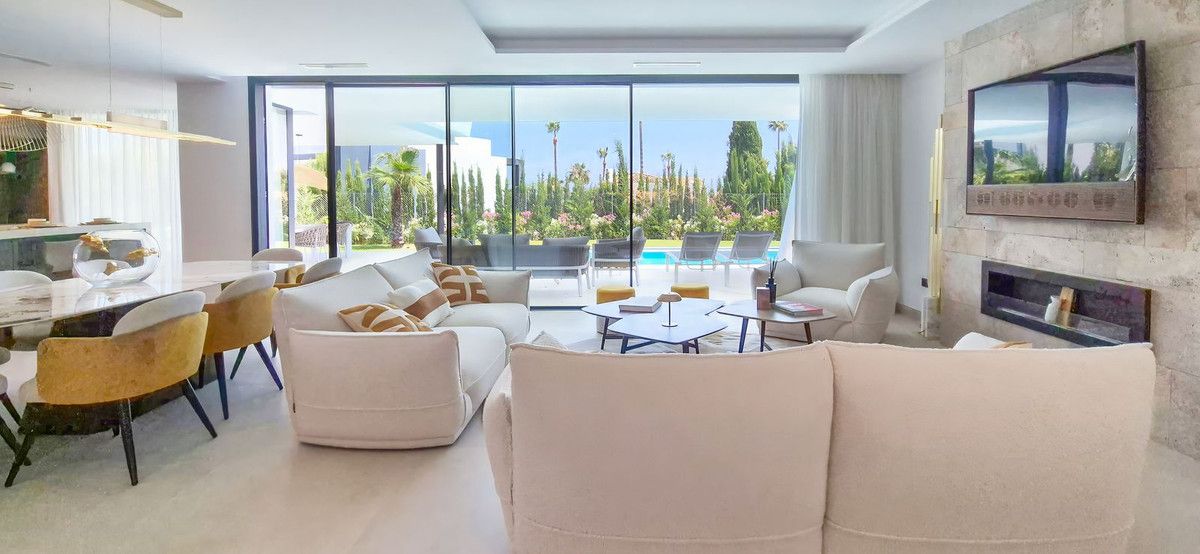 Villa independiente en Estepona, Estepona, 4/12
