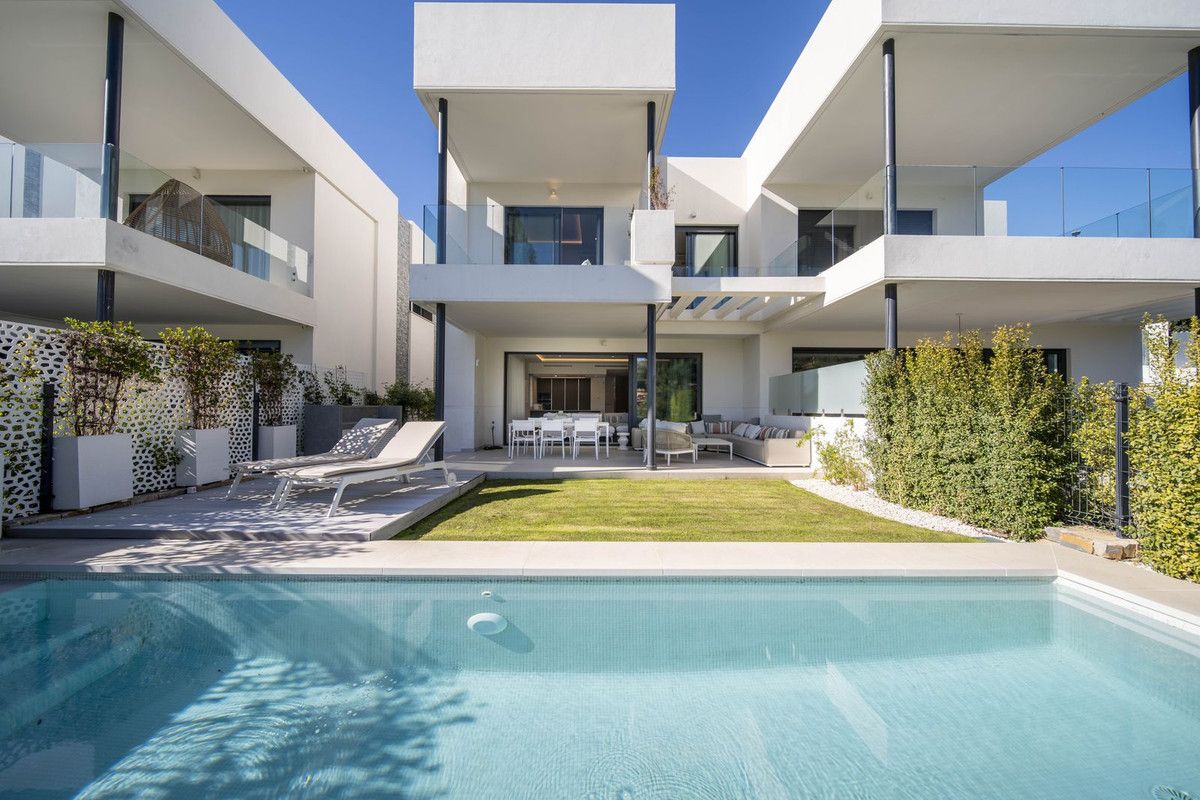 Villa Pareada en Marbella, Marbella, 10/12