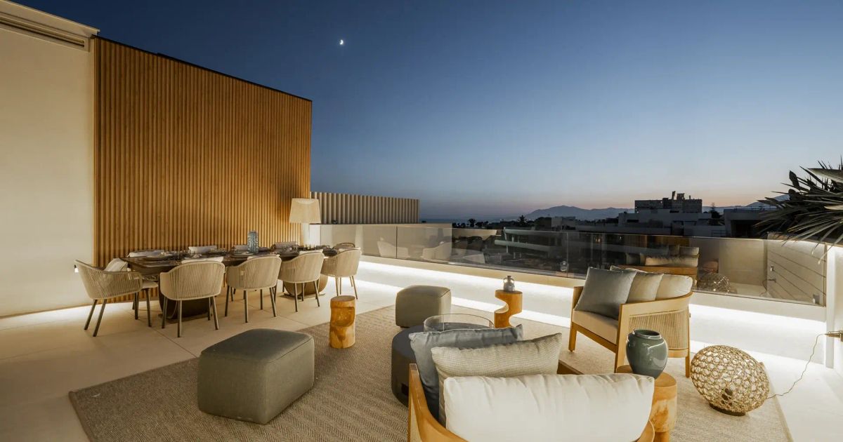 Вилла в Marbella East, Las Chapas, Marbella East, 1/9