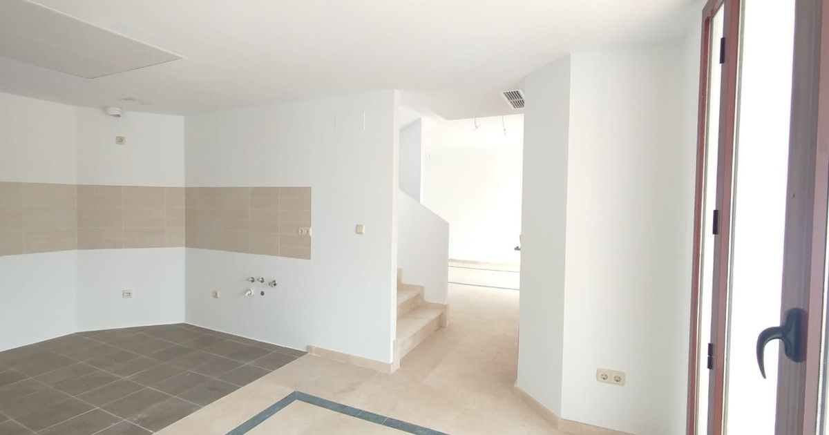 Geschakelde woning in Doña Julia, Doña Julia, 9/12