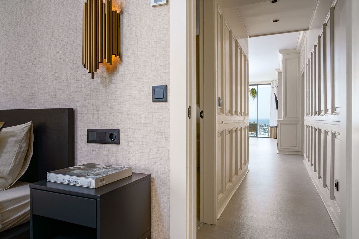 Apartament na środkowym piętrze w Puerto Banús, Puerto Banús, 11/12