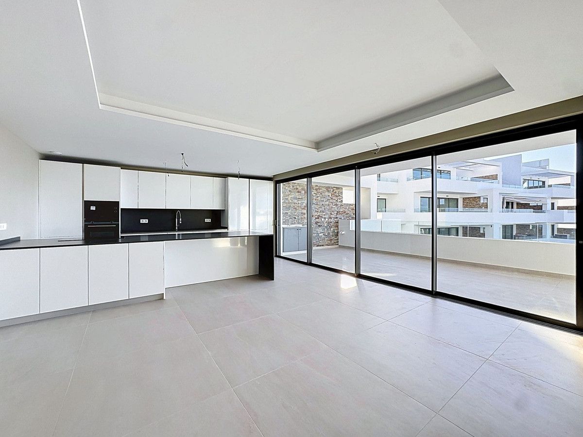 Apartamento de Planta Media en Estepona, Estepona, 3/12