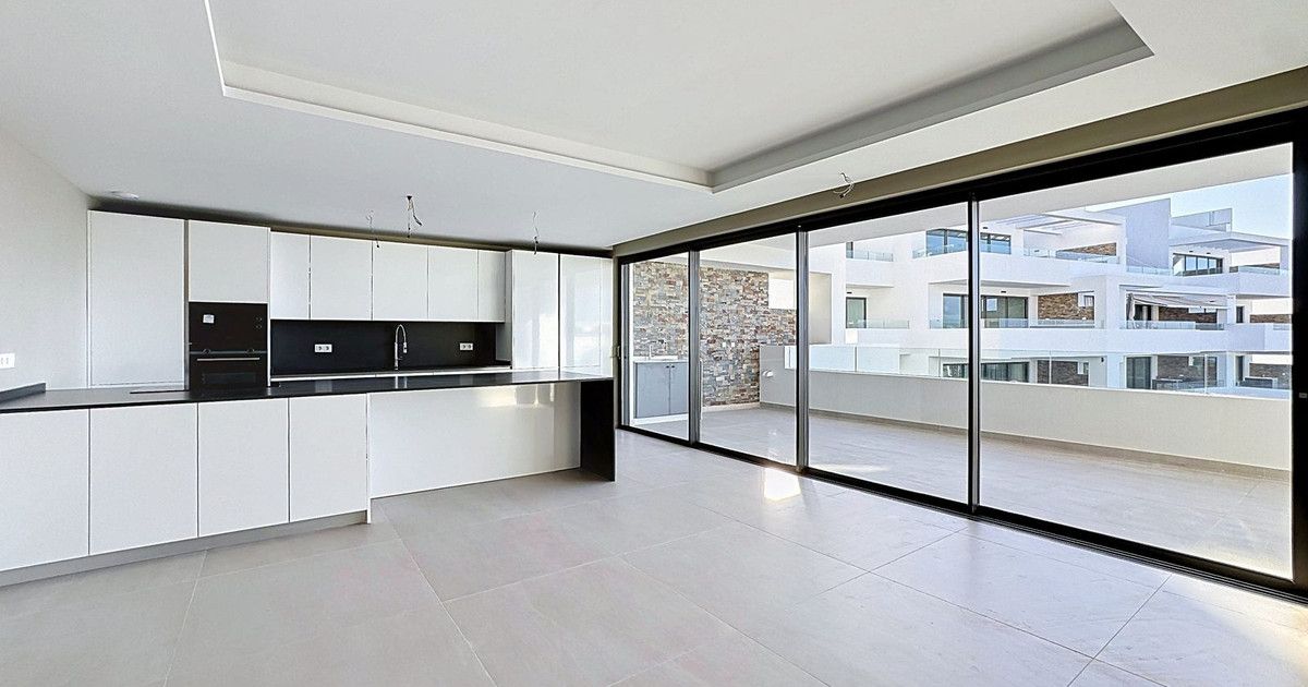 Apartamento de Planta Media en Estepona, Estepona, 3/12