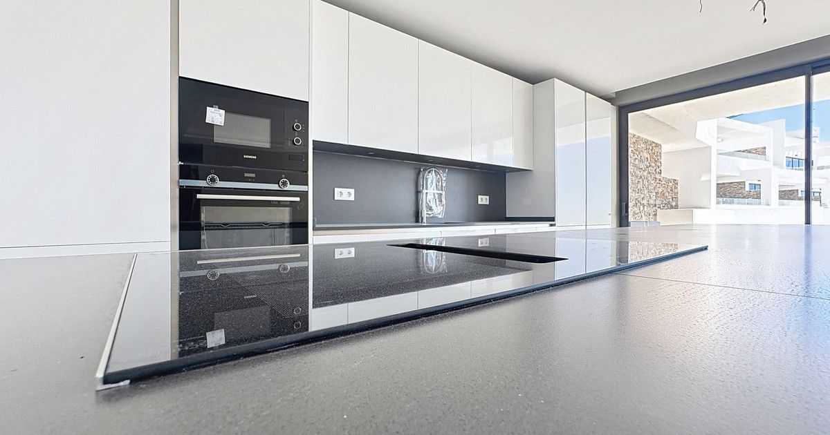 Apartamento de Planta Media en Estepona, Estepona, 9/12