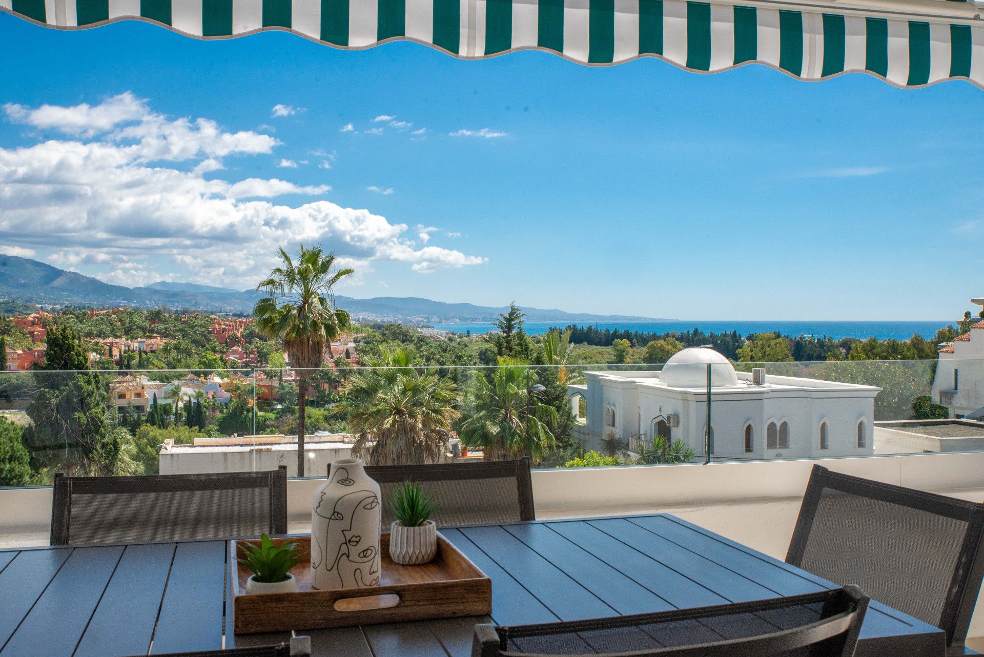 Apartment in Nueva Andalucia, Conjunto Casaño, Nueva Andalucia, 1/12