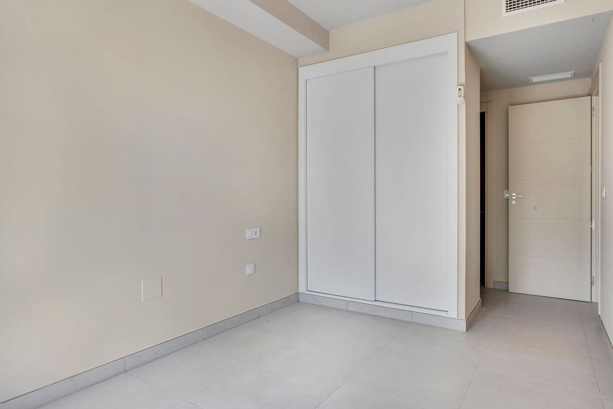 Квартира на среднем этаже в La Cala de Mijas, La Cala de Mijas, 4/12