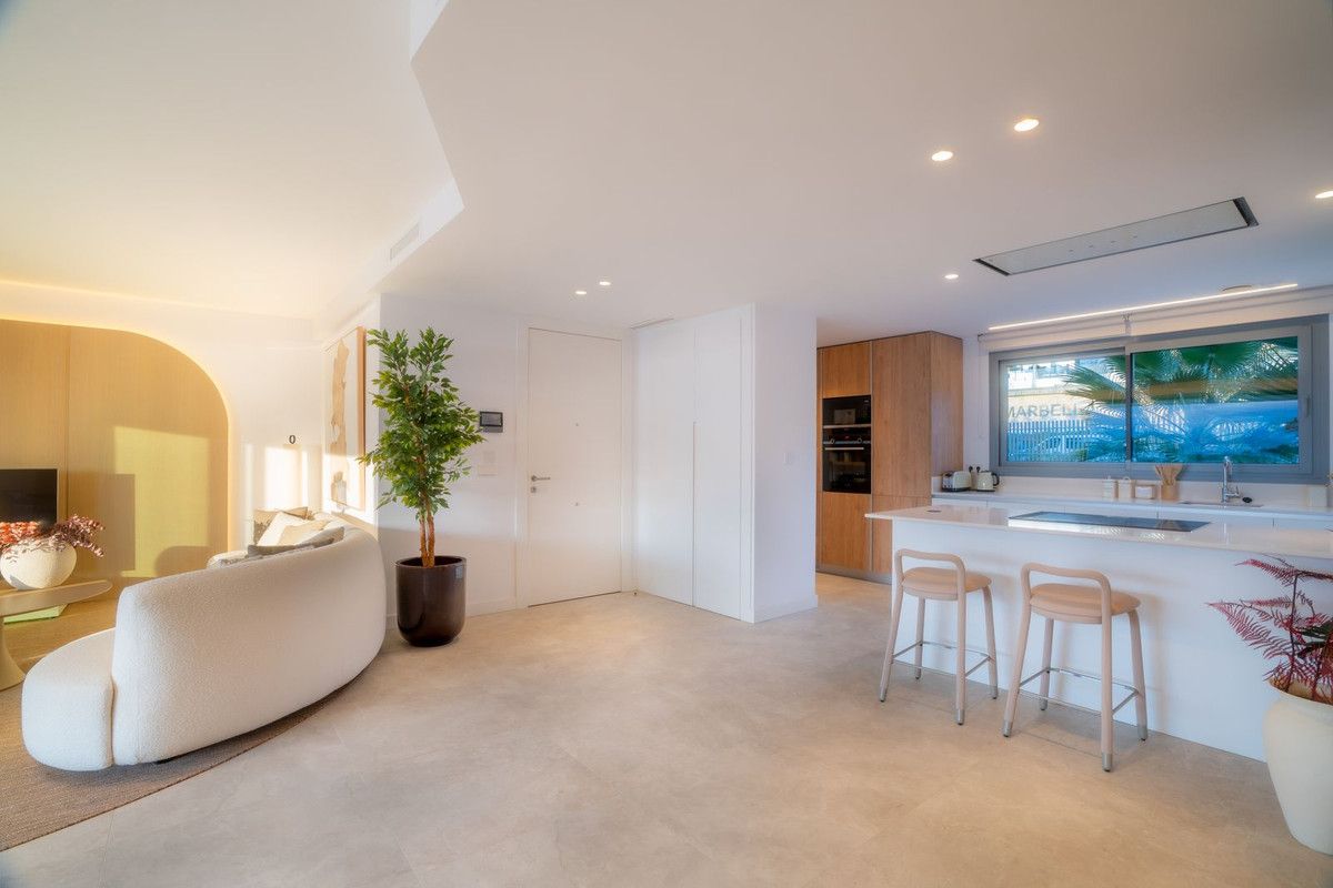 Apartamento en Planta Media en Marbella, Marbella, 4/12