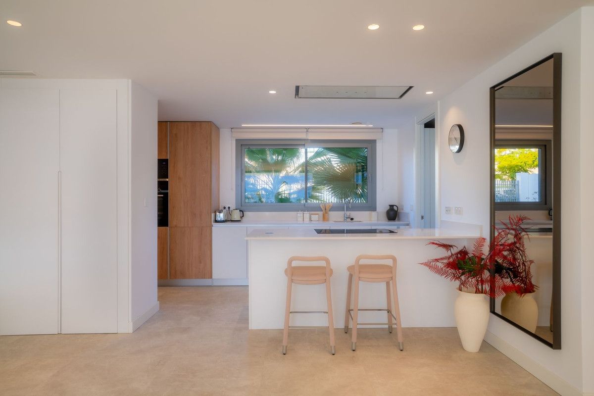 Apartamento en Planta Media en Marbella, Marbella, 6/12