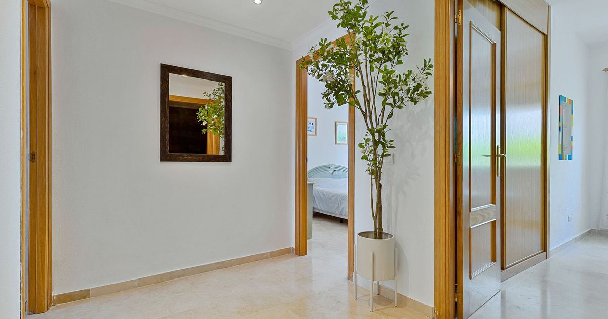 Middle Floor Apartment in Estepona, Estepona, 11/12