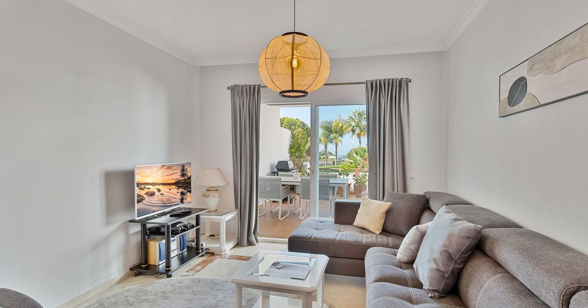 Middle Floor Apartment in Estepona, Estepona, 6/12