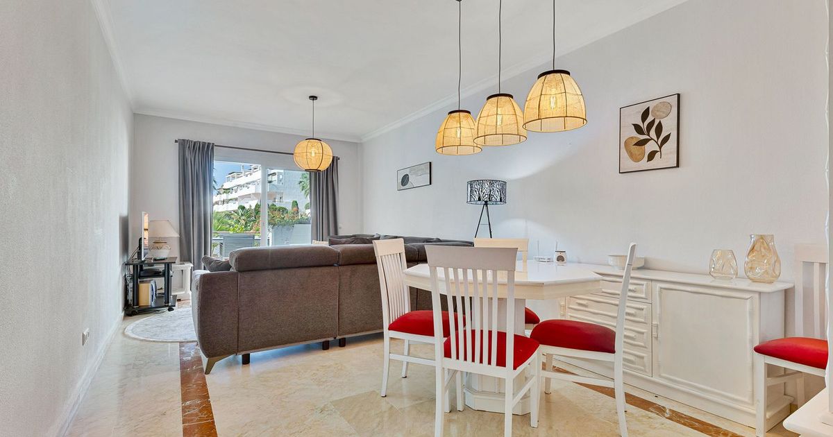 Middle Floor Apartment in Estepona, Estepona, 7/12