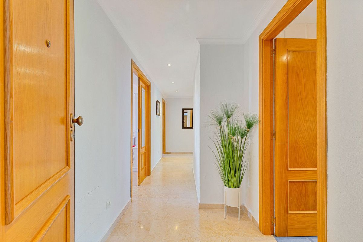 Middle Floor Apartment in Estepona, Estepona, 8/12