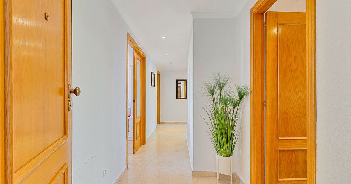 Middle Floor Apartment in Estepona, Estepona, 8/12