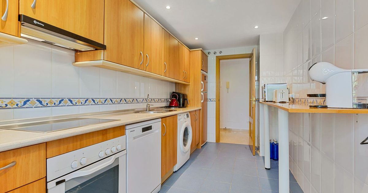 Middle Floor Apartment in Estepona, Estepona, 10/12
