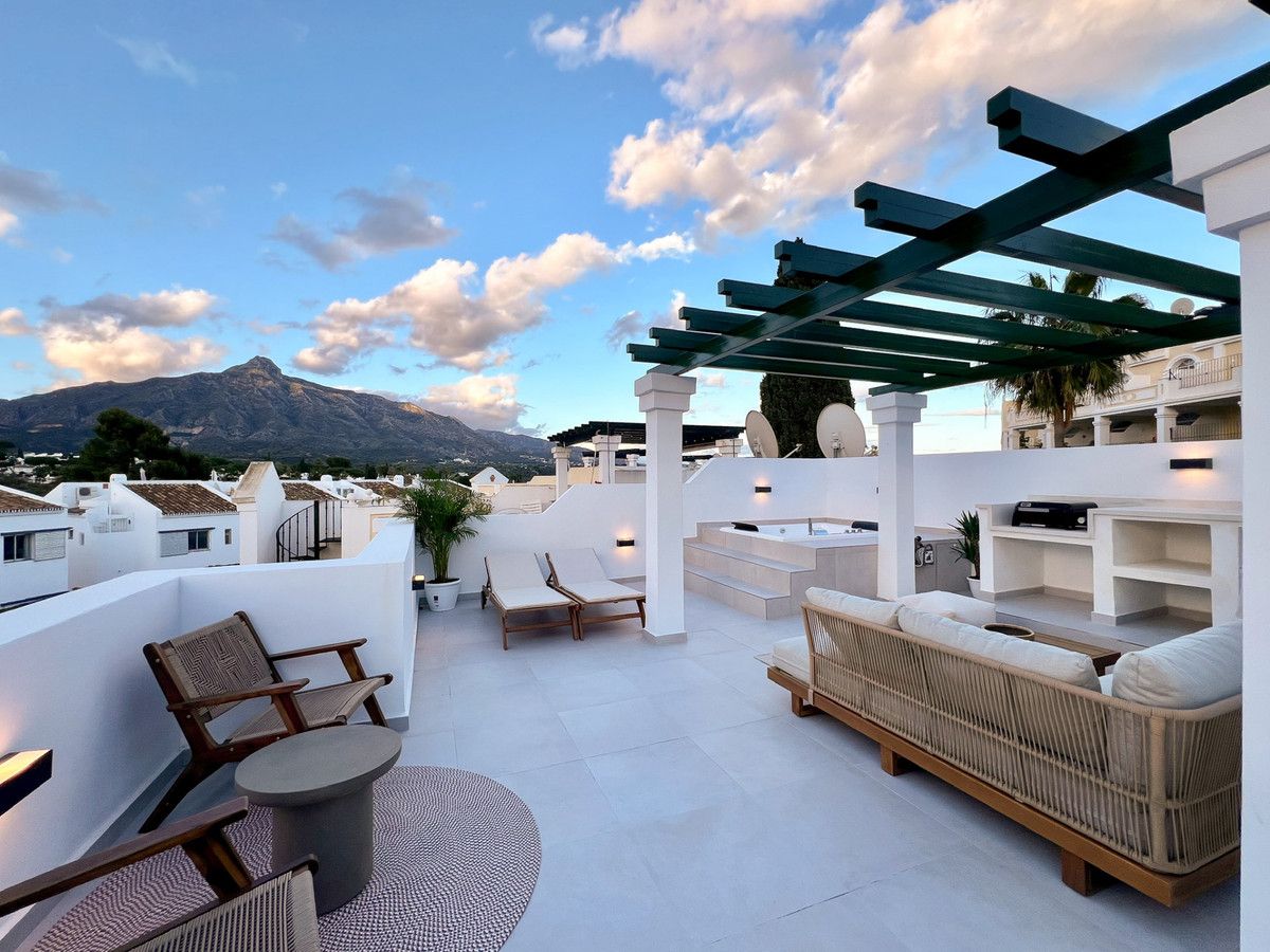 Penthouse Duplex in Nueva Andalucía, Nueva Andalucía, 9/12