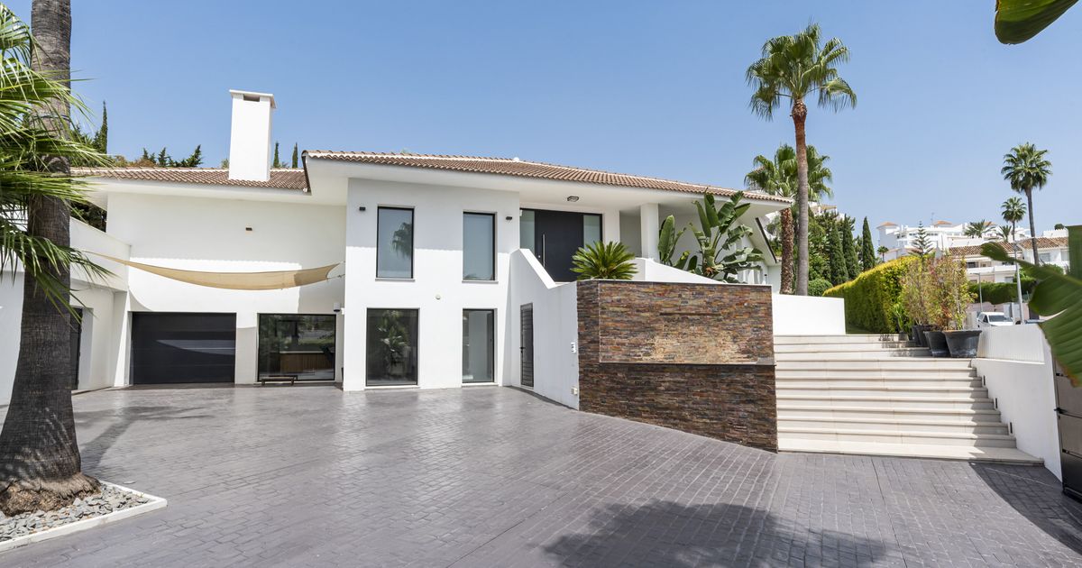 Villa in Nueva Andalucia, Nueva Andalucia, 2/12