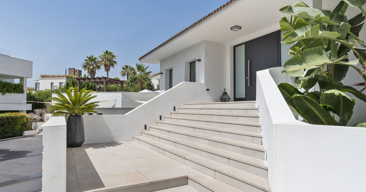 Villa in Nueva Andalucia, Nueva Andalucia, 4/12