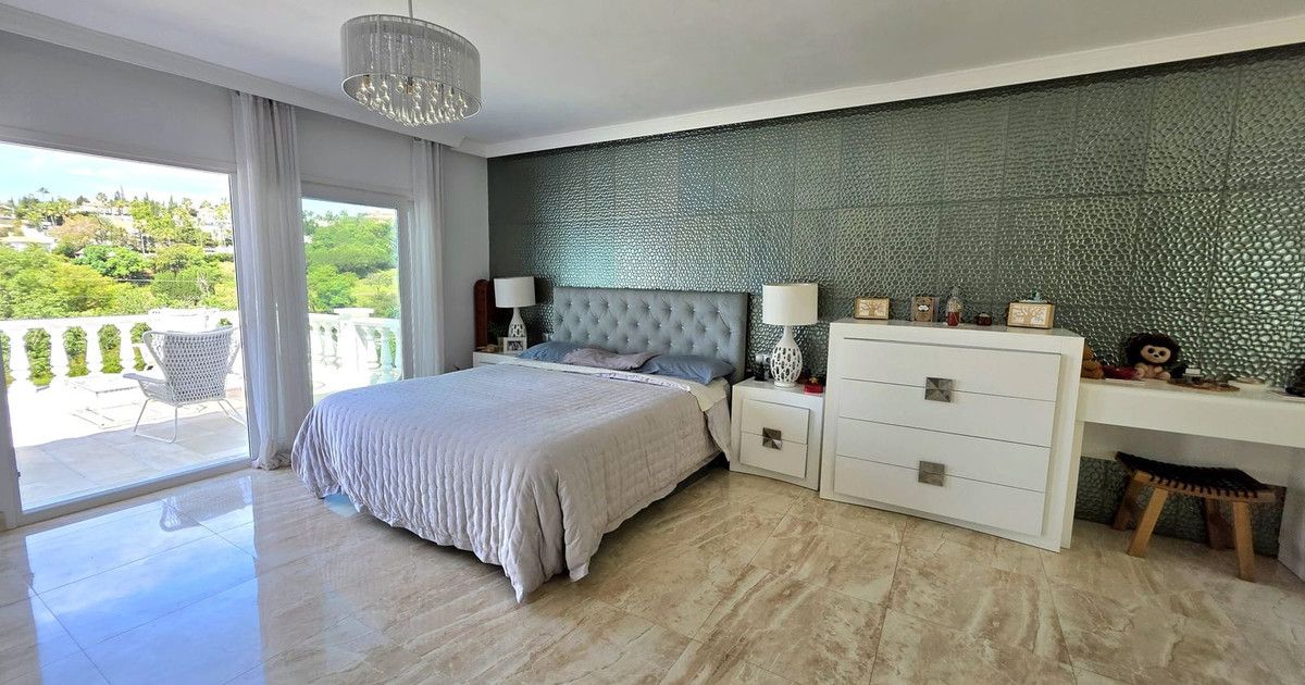 Freistehende Villa in Elviria, Elviria, 12/12