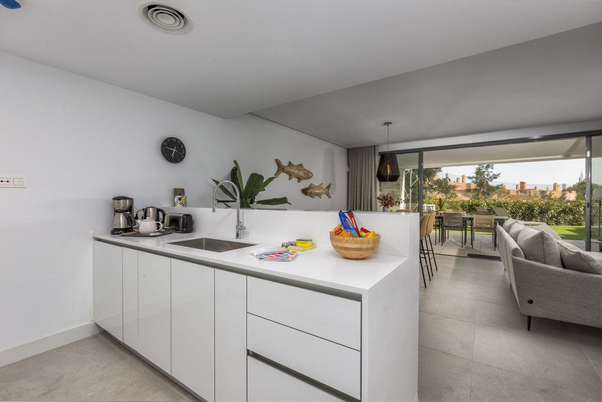 Apartamento en Planta Baja en Cabopino, Cabopino, 9/12