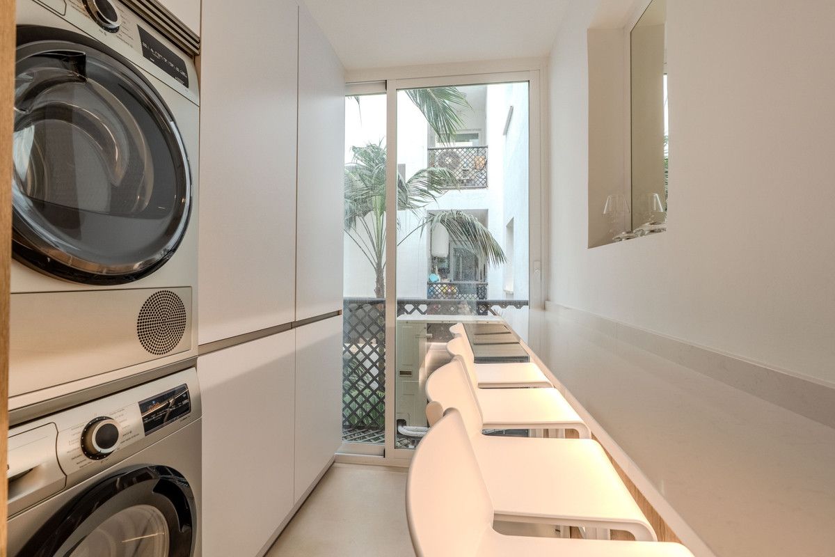 Appartement op de middelste verdieping in Puerto Banús, Puerto Banús, 12/12