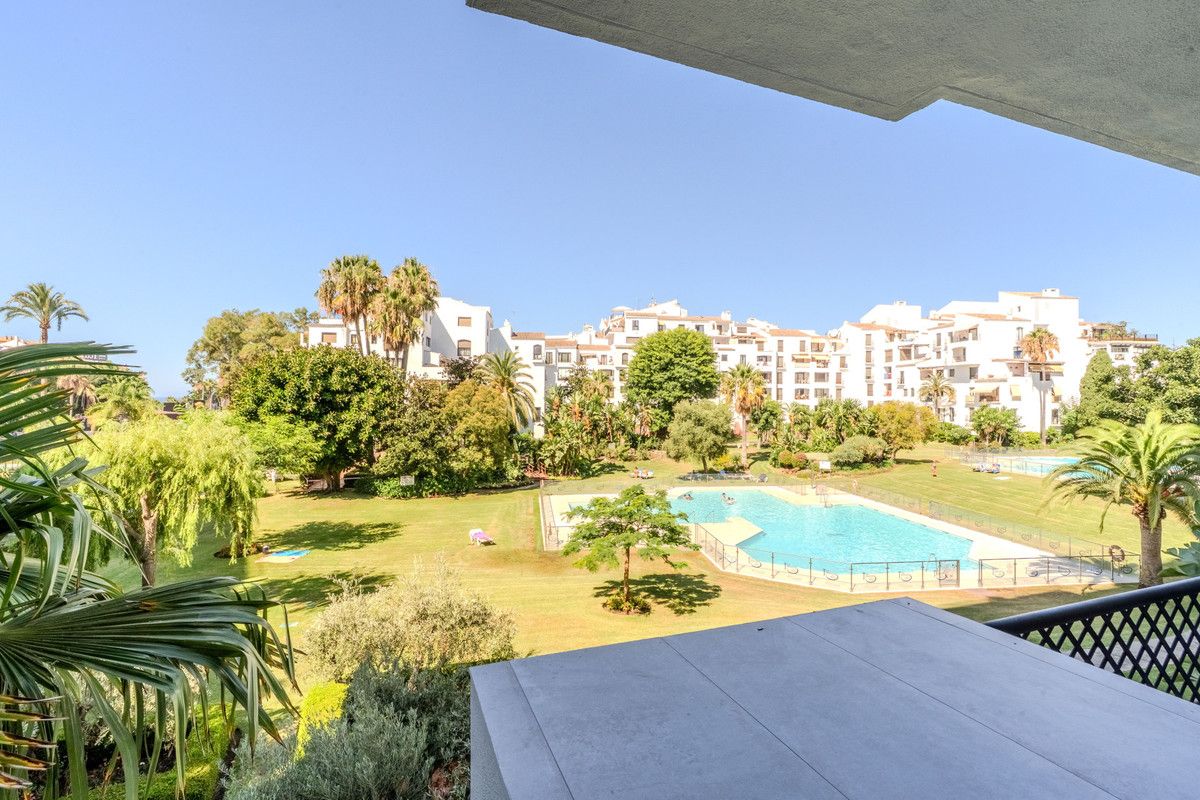 Appartement op de middelste verdieping in Puerto Banús, Puerto Banús, 7/12